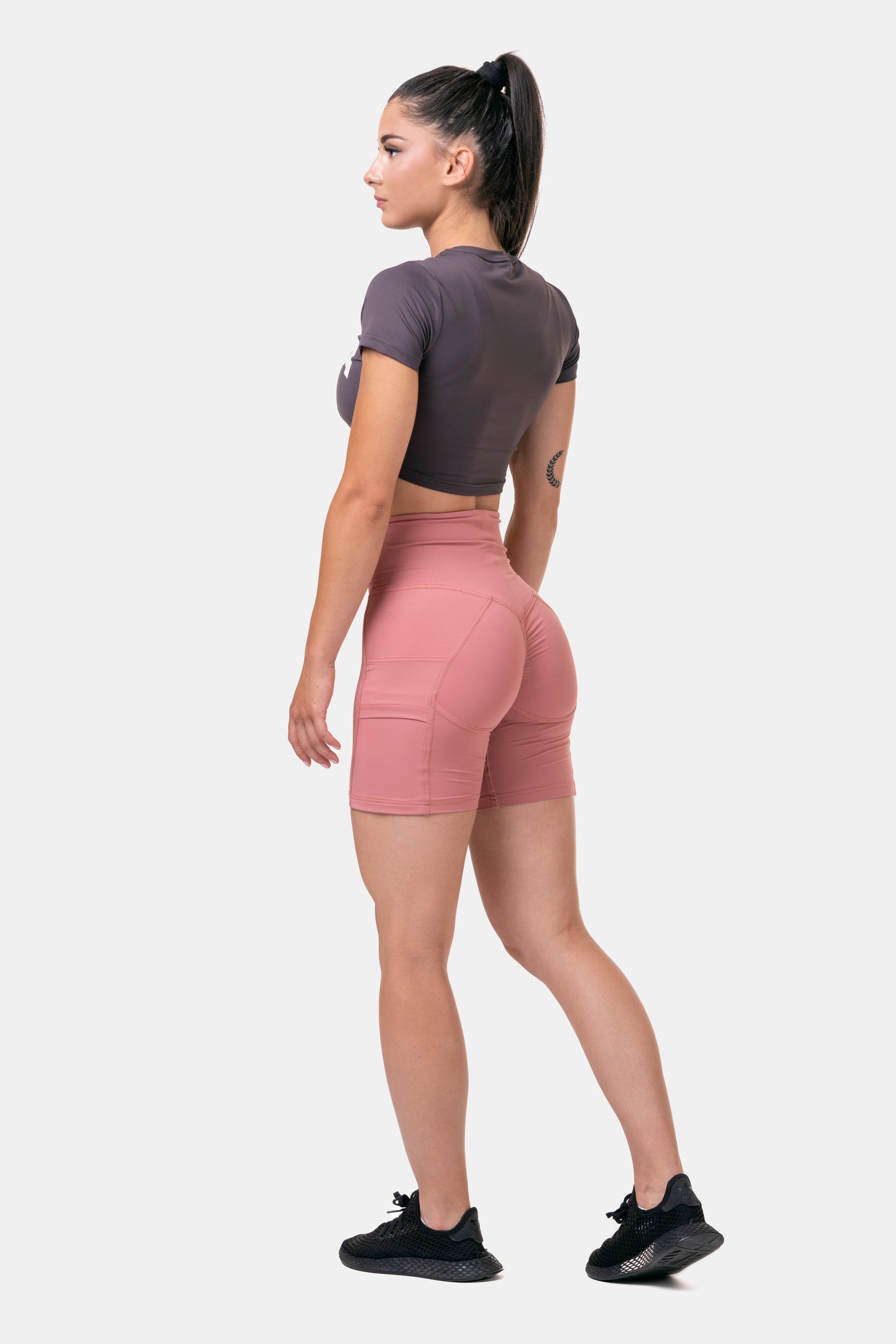 NEBBIA Sporty Crop Top, marron