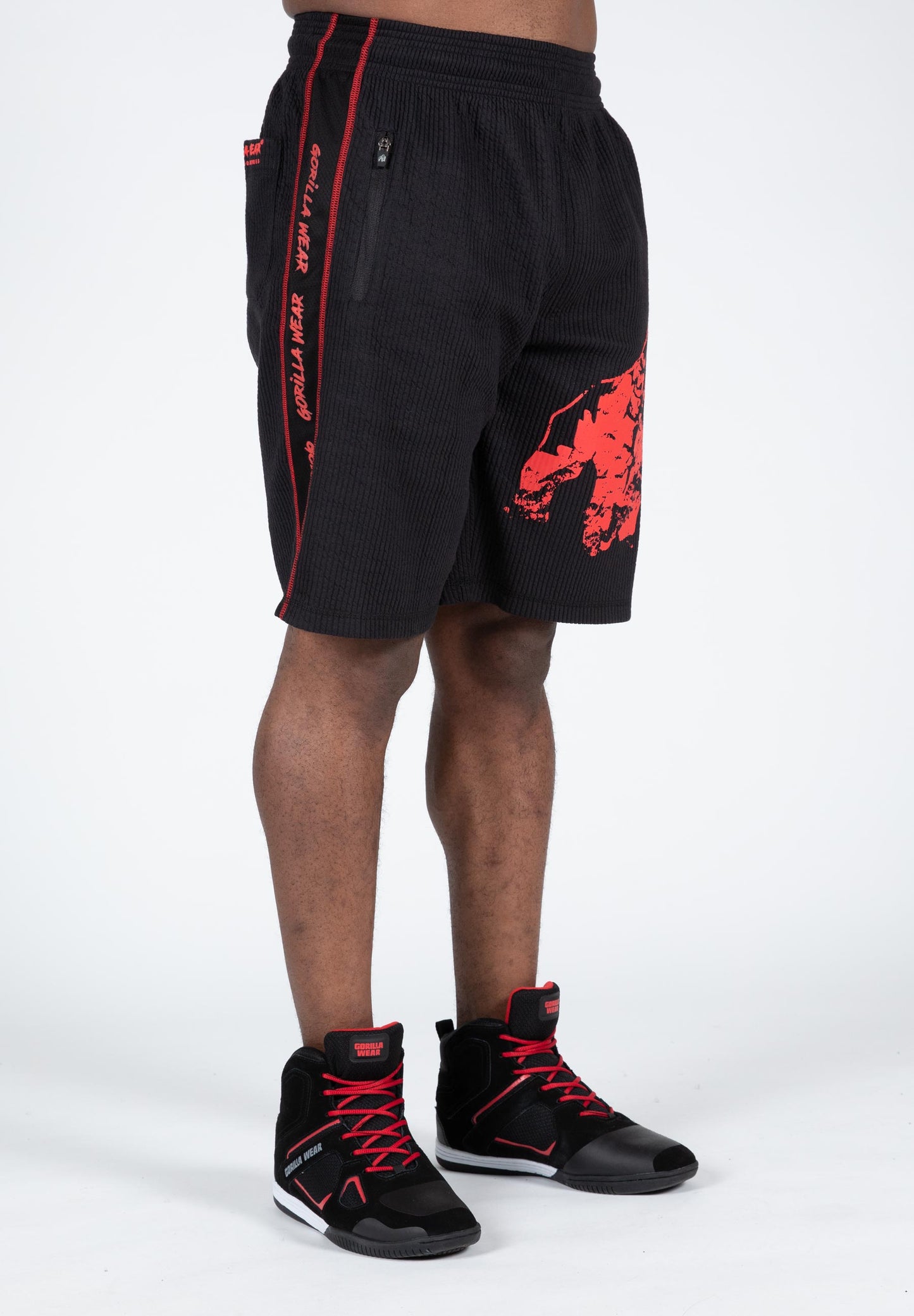 Gorilla Wear Buffalo Old School Workout Shorts, svart/röd