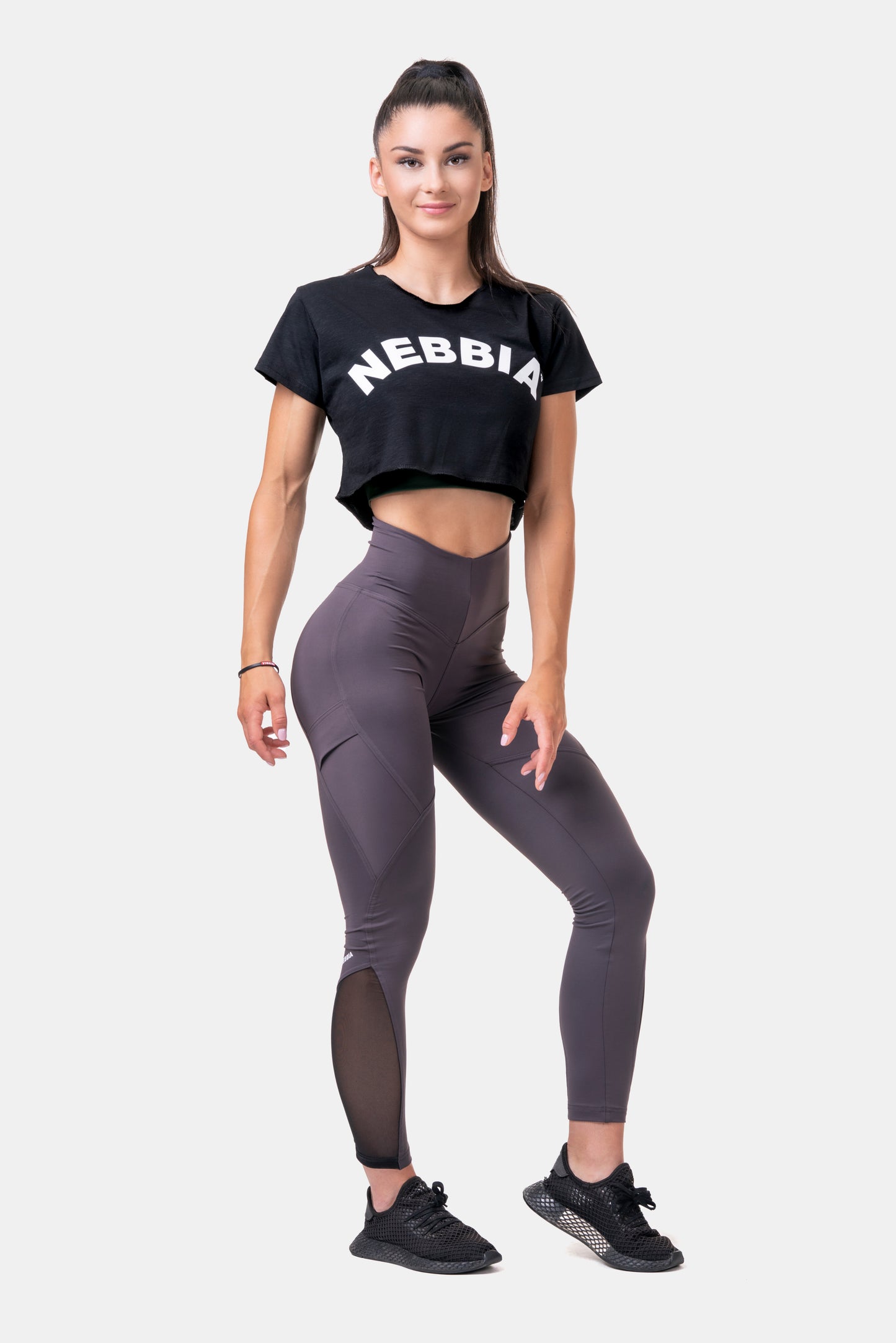NEBBIA Loose Sporty Crop Top, svart