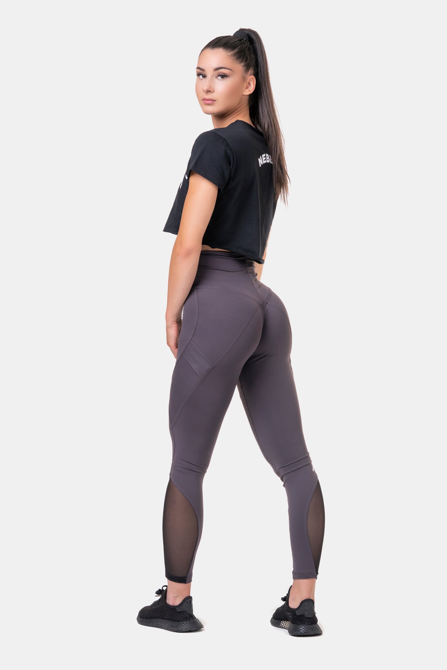 NEBBIA Loose Sporty Crop Top, svart
