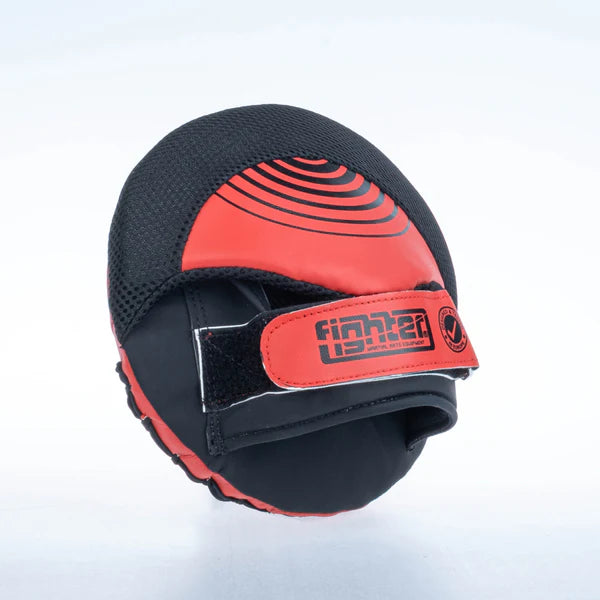 Fighter Round Shield Pro Small - svart/röd