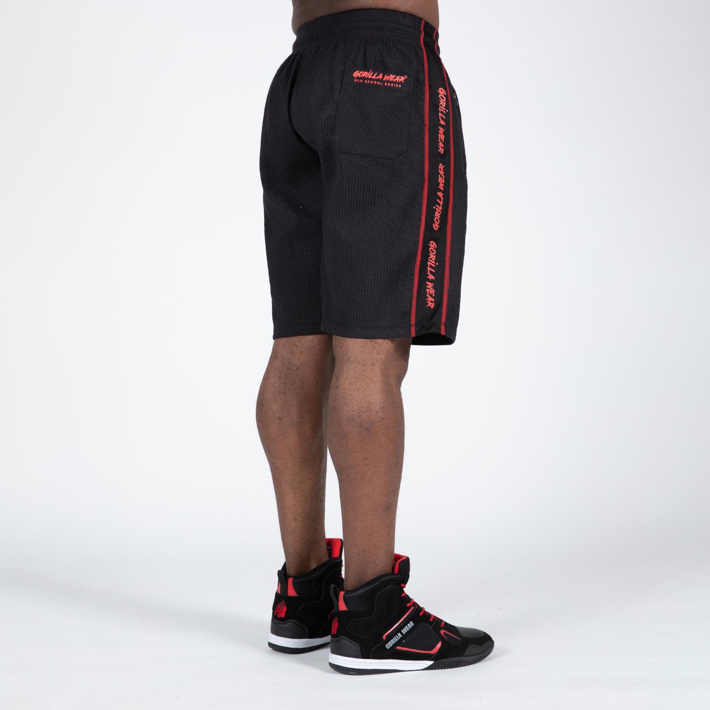 Gorilla Wear- Buffalo Old School Workout Shorts, svart/röd