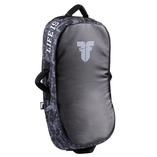 Fighter Kicking Shield - MULTI GRIP - Life is a Fight - grå camo